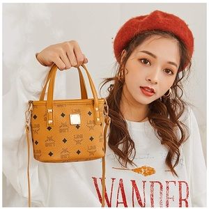 SOLD!! 👛 Fashion Bucket Bag 💼